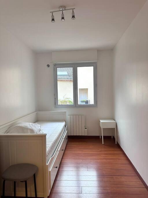 Appartement F3, 2 Chambres Ivry-sur-Seine Exterior foto